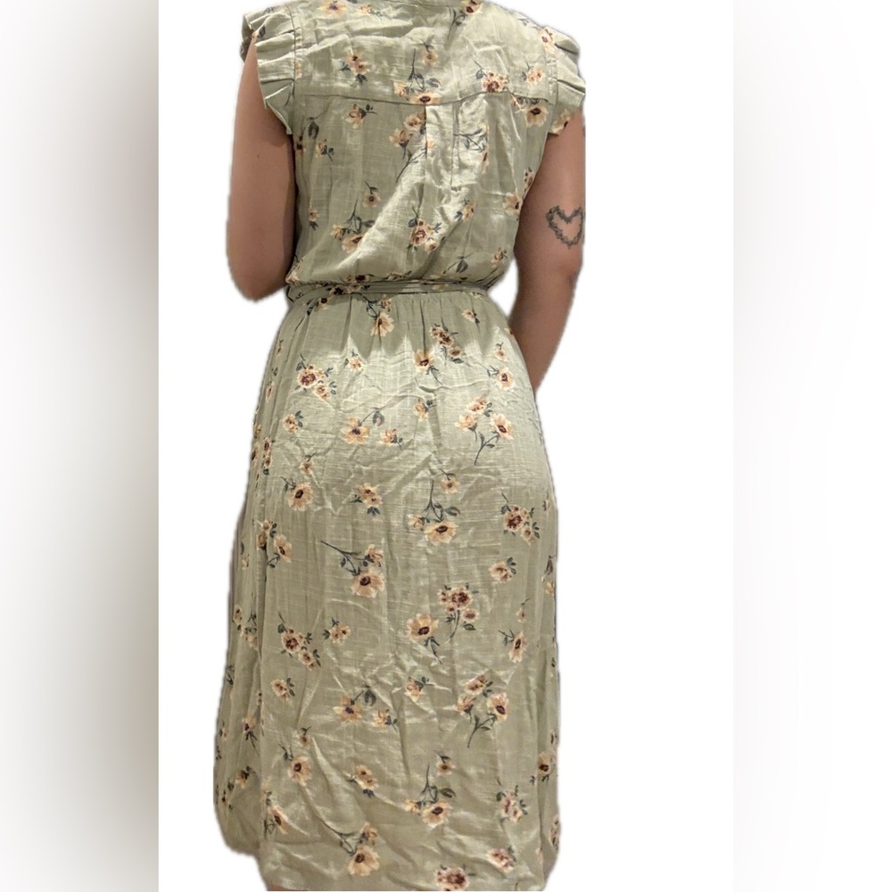 Monteau Green Midi Dress with Elegant Design - Picture 2 of 3